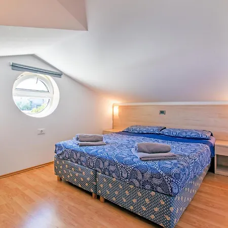 3 Bedroom Awesome In *
