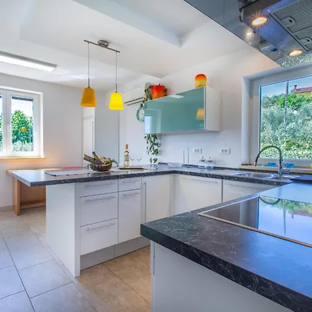 3 Bedroom Awesome In * Secovlje