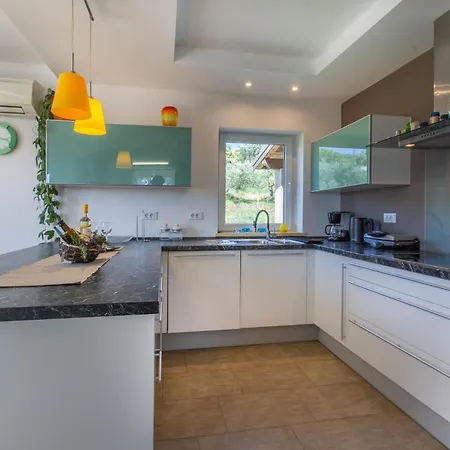 3 Bedroom Awesome In * Secovlje